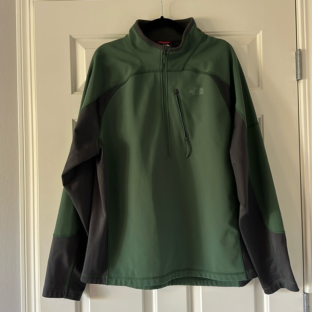 The North Face. XL 1/2 zip pullover jacket. Very good condition.